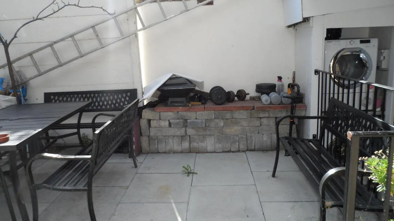 Bubblesbnb 7 Bedroom House, 16 Beds, Sleeps 22 London United Kingdom