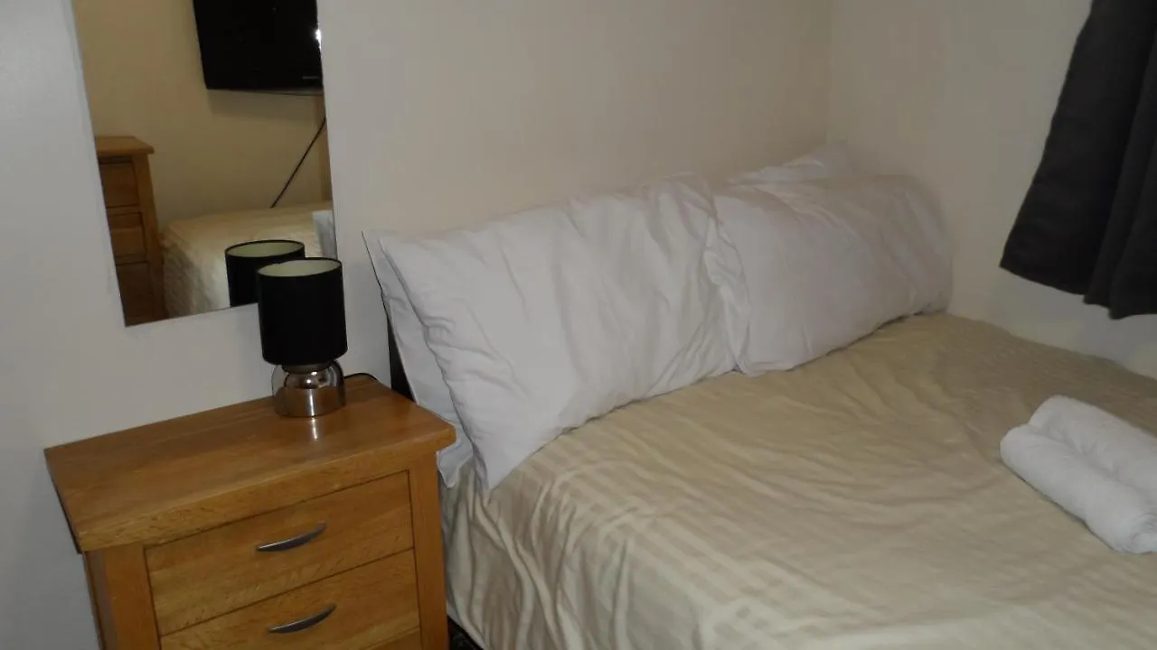 Bubblesbnb 7 Bedroom House, 16 Beds, Sleeps 22 London United Kingdom